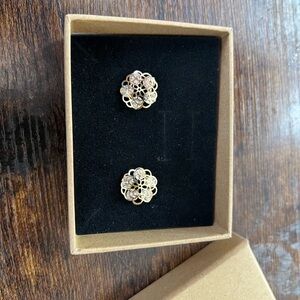 Costume flower gold studs